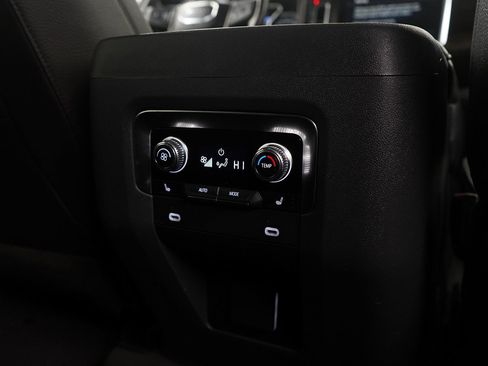 Used 2021 GMC Yukon XL Denali AWD/4WD image 16
