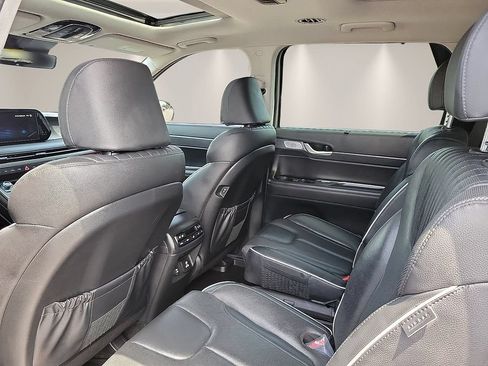 Used 2024 Hyundai Palisade Limited FWD image 9