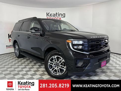 Used 2025 Ford Expedition Active image 3