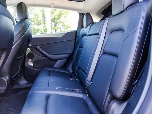 Used 2022 Tesla Model Y Performance AWD/4WD image 17