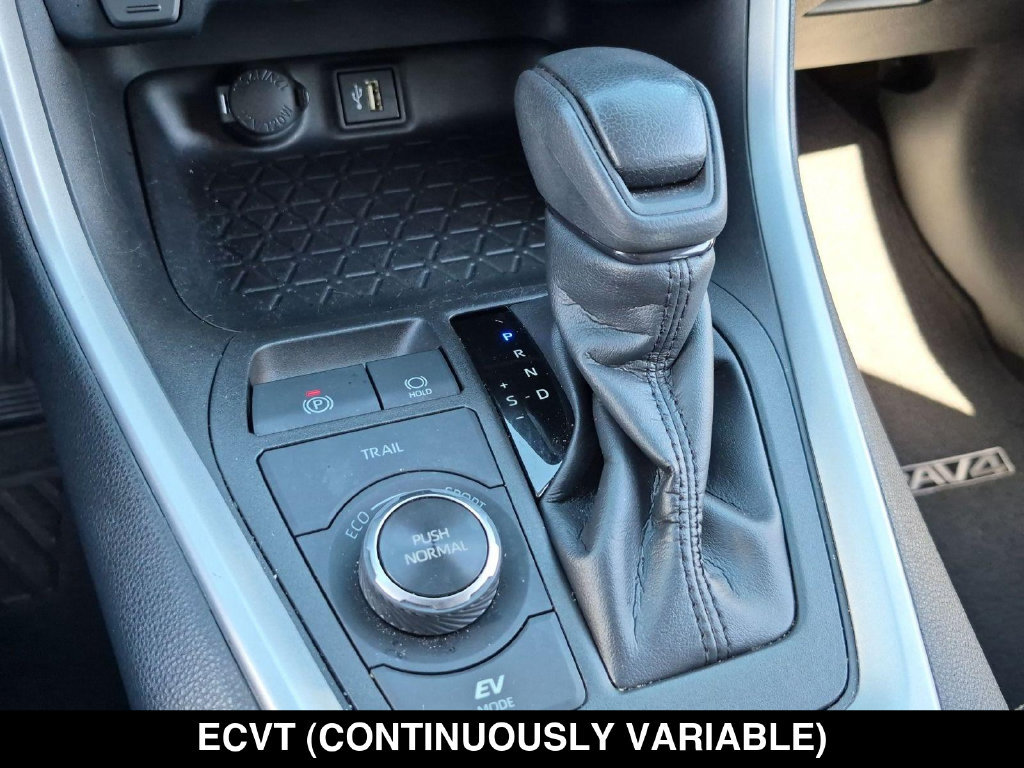 Used 2023 Toyota RAV4 LE AWD/4WD image 20