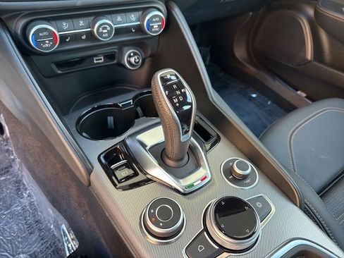Used 2025 Alfa Romeo Giulia w/ Driving Assist Package image 14