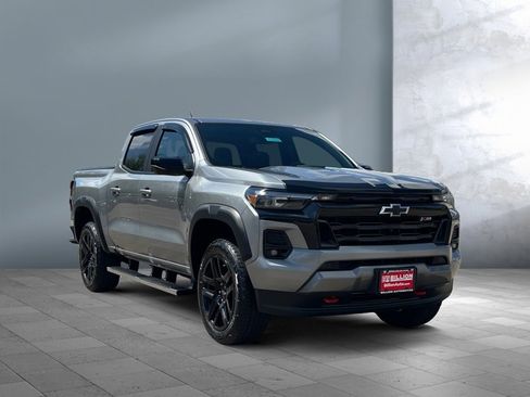 Used 2024 Chevrolet Colorado Z71 w/ Z71 Convenience Package 2 AWD/4WD image 8