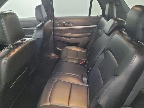 Used 2019 Ford Explorer XLT w/ Equipment Group 202A image 18