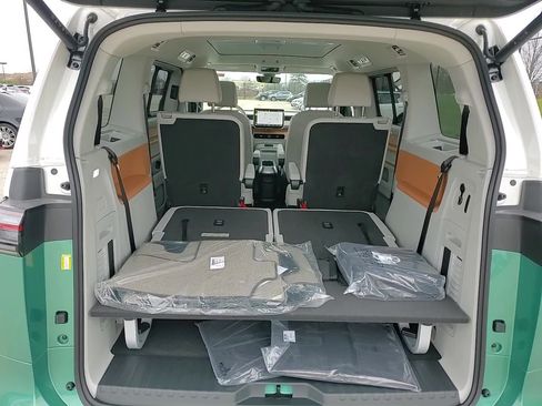 New 2025 Volkswagen ID. Buzz 1st Edition image 6