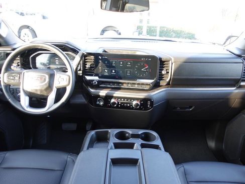 Used 2024 GMC Sierra 1500 Elevation image 32