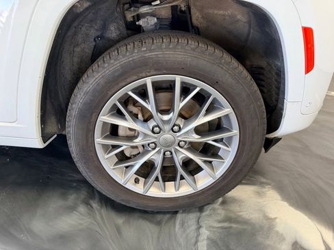 Used 2022 Jeep Grand Cherokee Summit w/ Advanced Protech Group IV AWD/4WD image 26