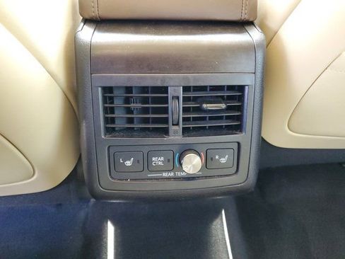 Used 2018 Toyota Avalon image 15