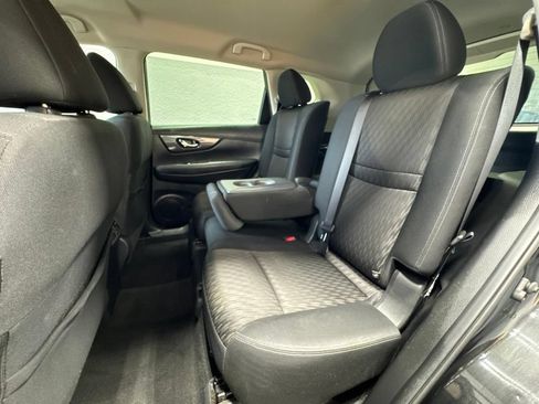 Used 2018 Nissan Rogue SV AWD/4WD image 23