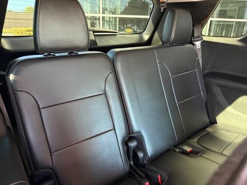 Used 2019 Chevrolet Traverse LT image 13