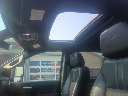 Used 2021 Chevrolet Silverado 2500 High Country w/ Technology Package AWD/4WD image 11