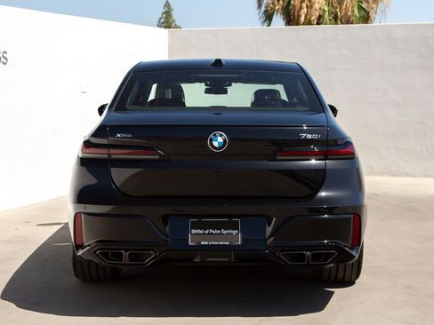 Used 2025 BMW 760i xDrive w/ Executive Package image 7