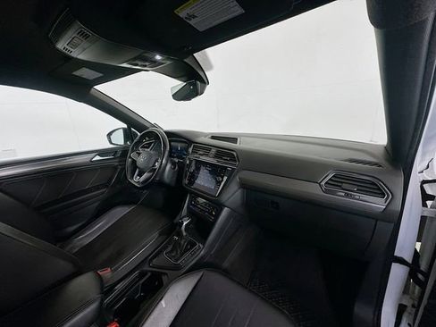 Used 2022 Volkswagen Tiguan SE R-Line image 28