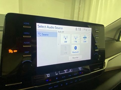Used 2022 Toyota Sienna LE AWD/4WD image 17