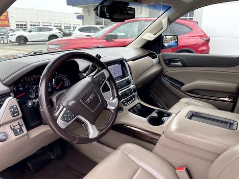 Used 2018 GMC Yukon SLT w/ Premium Edition AWD/4WD image 13