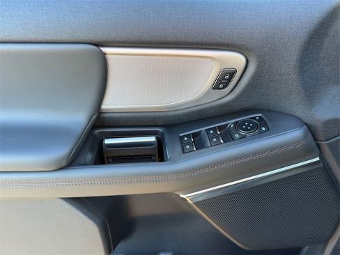 New 2025 Ford Expedition Max Active image 9