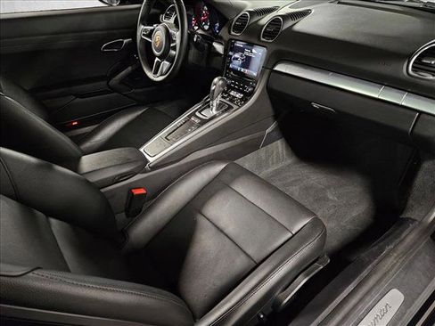 Used 2018 Porsche 718 Cayman image 15