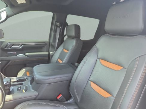 Used 2023 GMC Sierra 1500 AT4 w/ Technology Package AWD/4WD image 21