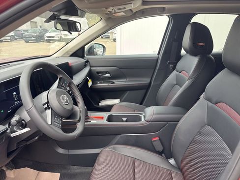 New 2026 Nissan Kicks SR w/ SR Premium Package AWD/4WD image 24