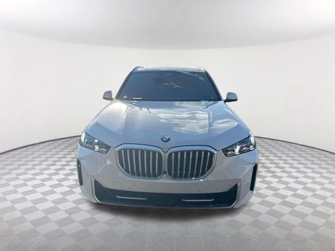 New 2026 BMW X5 xDrive40i w/ Premium Package AWD/4WD image 3