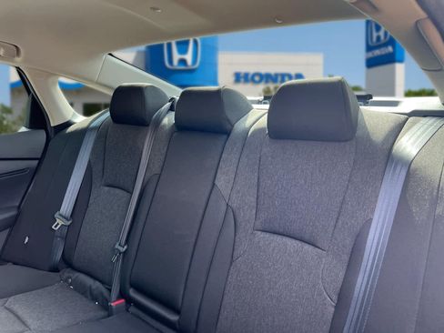 Used 2025 Honda Accord SE image 27