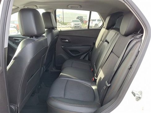 Used 2017 Chevrolet Trax LT w/ LT Convenience Package image 10