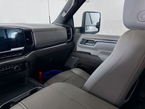 Used 2024 Chevrolet Silverado 2500 LTZ w/ LTZ Convenience Package image 28
