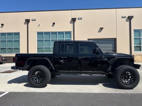 Used 2020 Jeep Gladiator Sport w/ Quick Order Package 24S AWD/4WD image 2