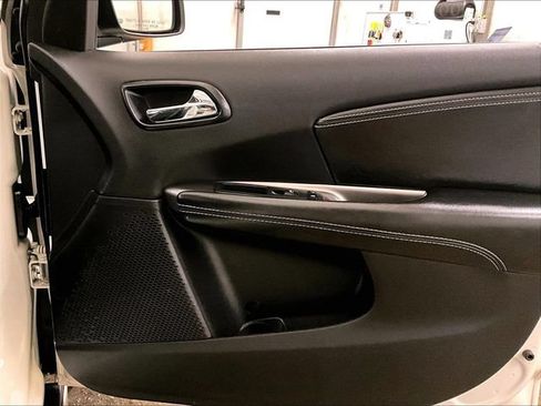Used 2019 Dodge Journey Crossroad FWD image 23