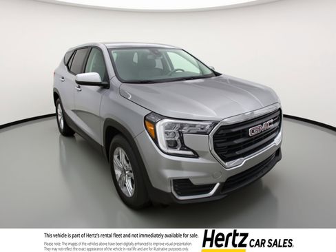 Used 2024 GMC Terrain SLE FWD image 1