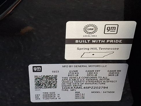 Used 2023 GMC Acadia SLT w/ LPO, Floor Liner Package FWD image 28