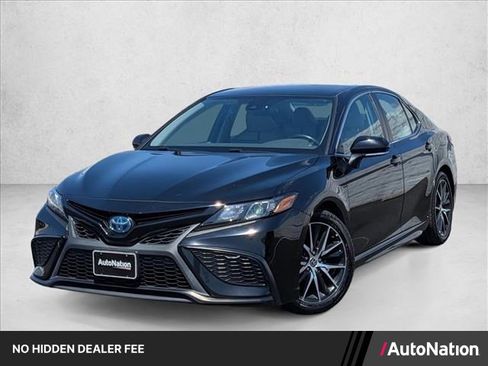 Used 2023 Toyota Camry SE w/ Cold Weather Package FWD image 1