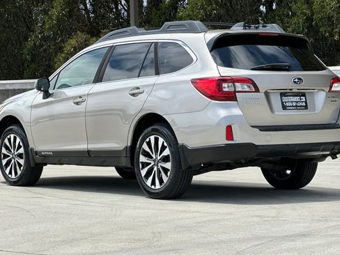 Used 2017 Subaru Outback 3.6R Limited AWD/4WD image 3