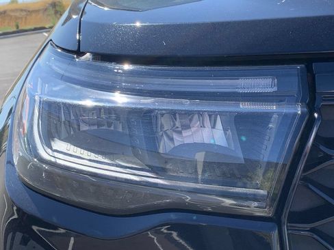 Used 2025 Ford Explorer ST-Line AWD/4WD image 9
