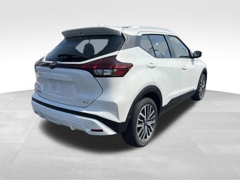 Used 2023 Nissan Kicks SV FWD image 7