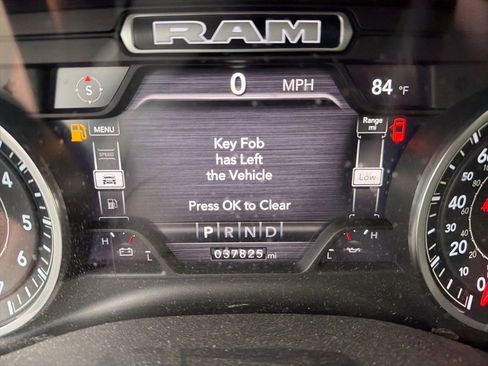 Used 2022 RAM 1500 Laramie AWD/4WD image 16