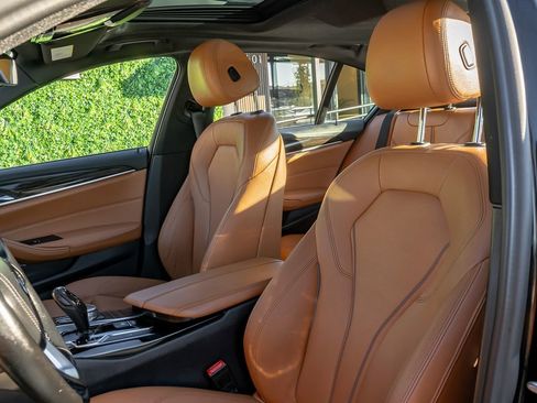 Used 2018 BMW 540i image 12