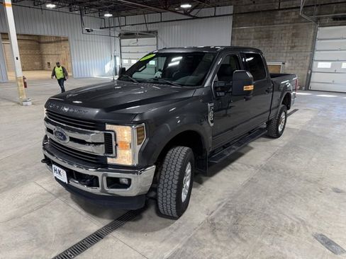 Used 2019 Ford F250 XLT w/ XLT Value Package image 37