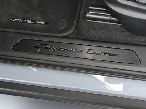 Certified 2025 Porsche Cayenne Turbo image 16