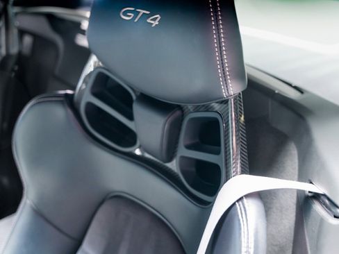 Used 2016 Porsche Cayman GT4 image 3