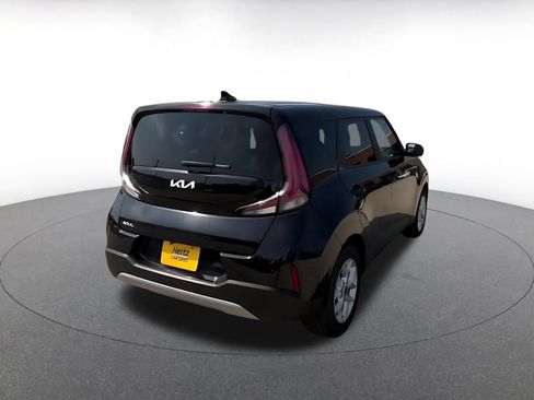 Used 2025 Kia Soul LX w/ LX Technology Package FWD image 14