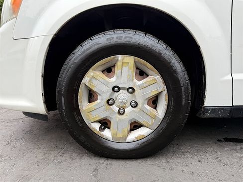 Used 2012 RAM C/V image 9