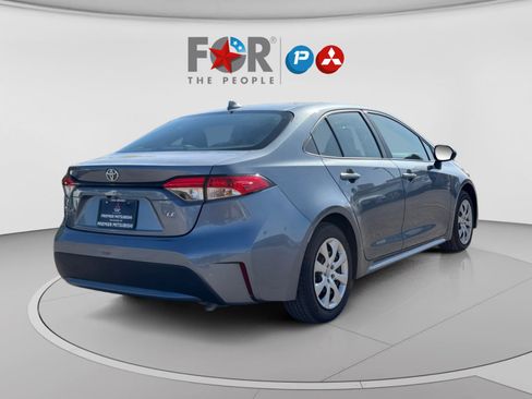 Used 2022 Toyota Corolla LE FWD image 5