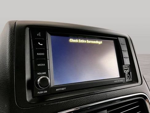 Used 2019 Dodge Grand Caravan SE FWD image 21