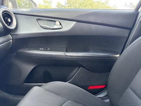 Used 2021 Kia Forte LXS FWD image 27
