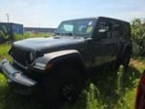 Used 2024 Jeep Wrangler Unlimited AWD/4WD image 3
