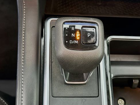 Used 2025 Nissan Pathfinder SL image 25