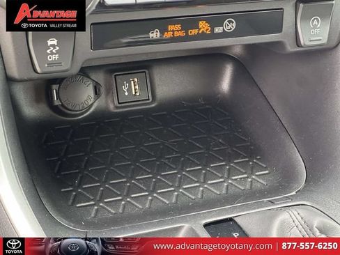 Used 2025 Toyota RAV4 LE FWD image 33