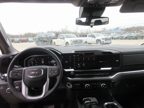 New 2026 GMC Sierra 1500 Elevation image 14