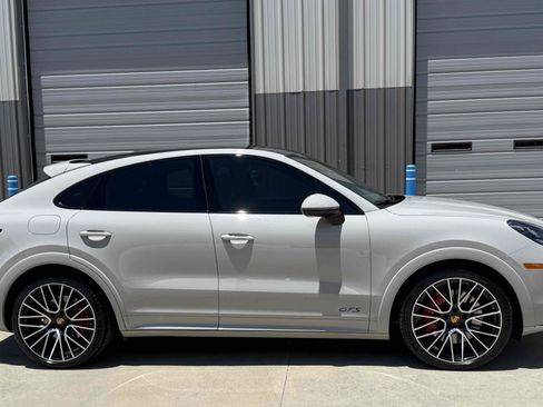 Used 2022 Porsche Cayenne GTS AWD/4WD image 82